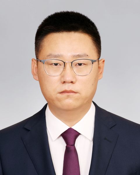 于群 于群